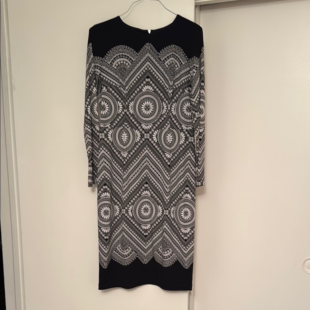 Maggy London Black and White Sheath Dress Long Sleeve Crew Neck